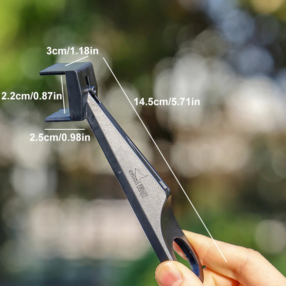 Motorcycle Chain Oiler Spray Gear Mess-Free Chain Wax Chain Cleaner Attachment Motorcycle Chain Lube Oiler Tool for Motorcycle